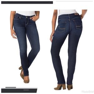 Levi Strauss & Co. Women's Modern Mid-Rise Straight Jeans Sz. 8M